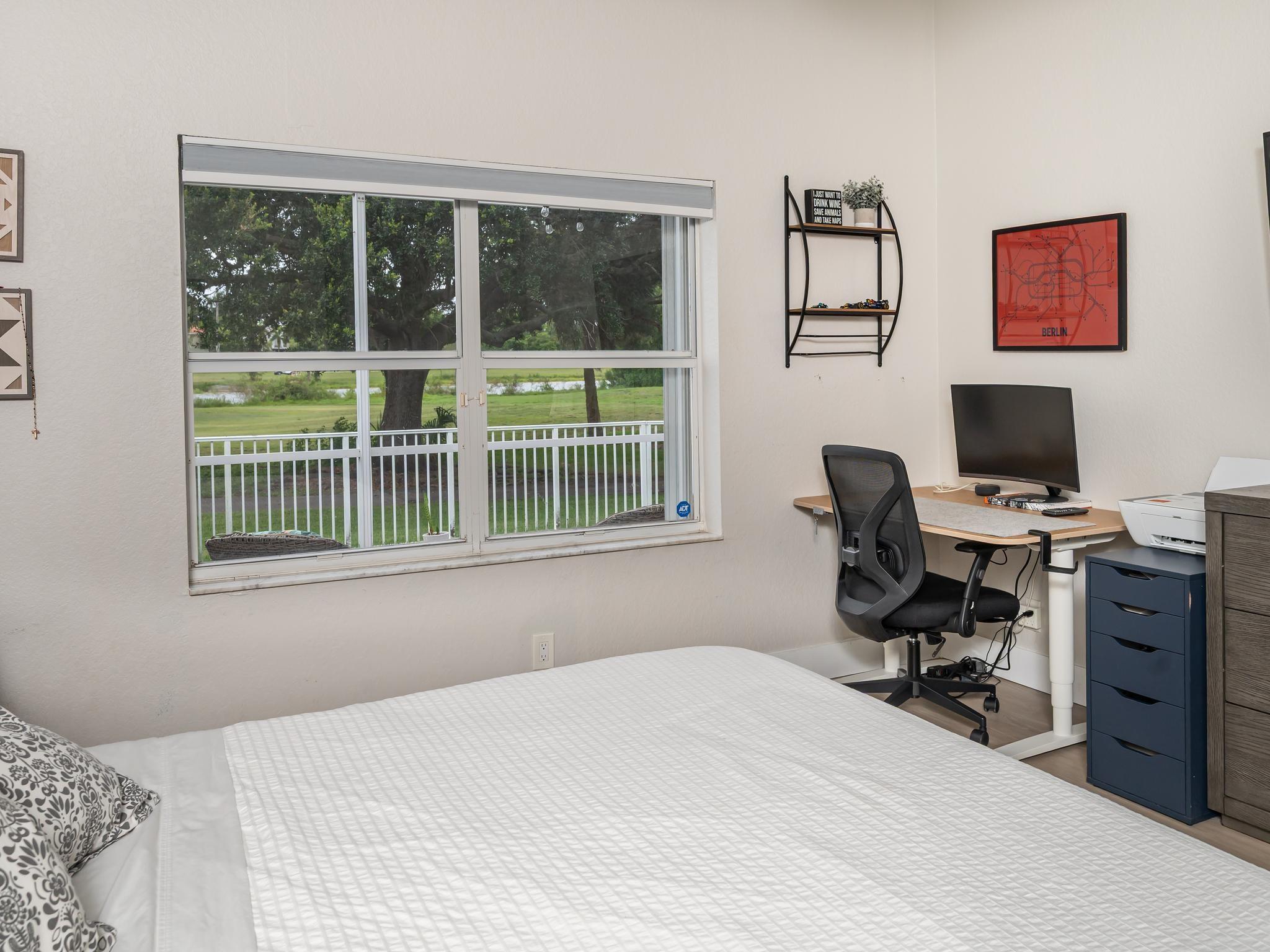 Hollywood Lakes Country C - Residential