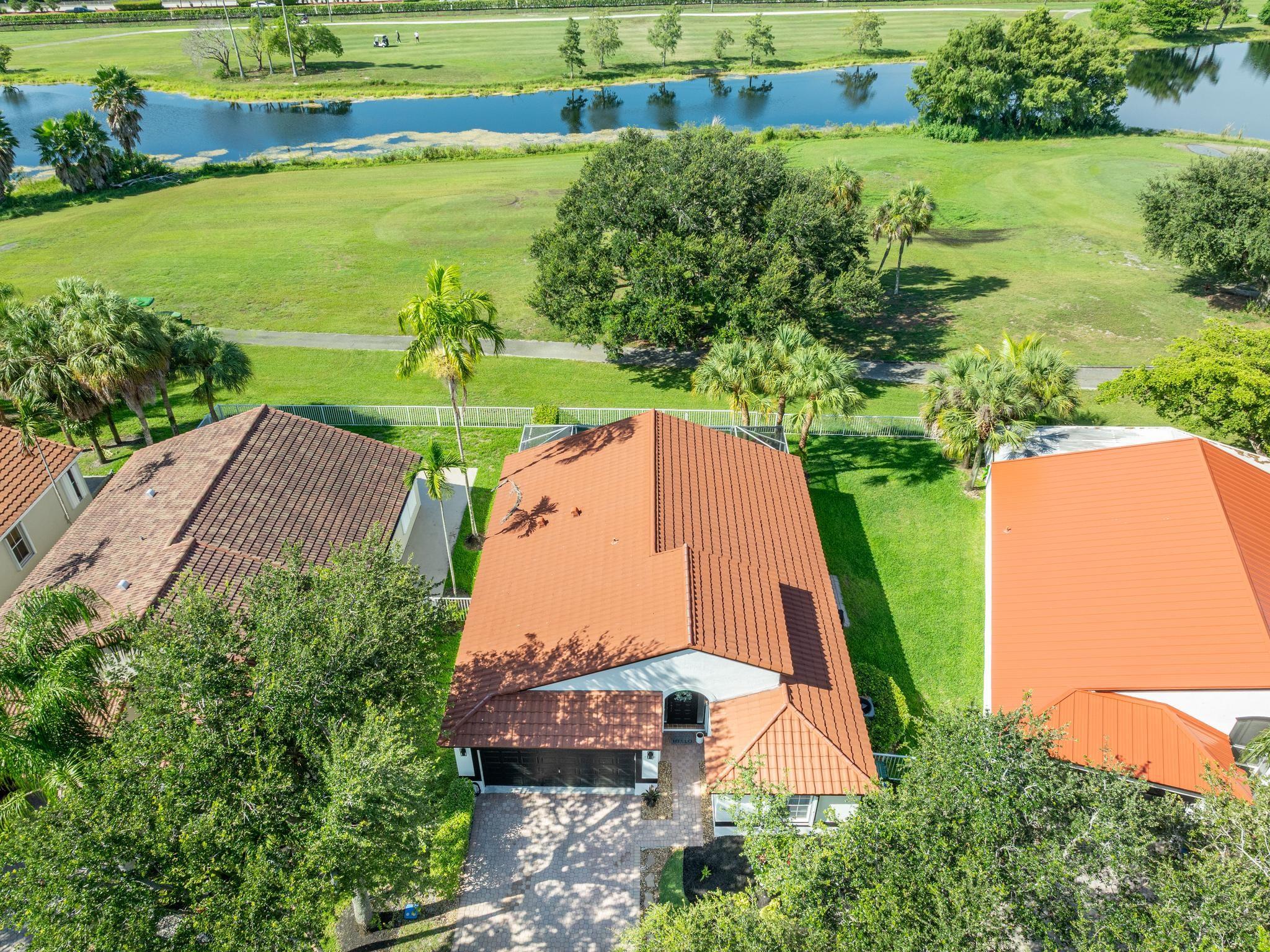 Hollywood Lakes Country C - Residential