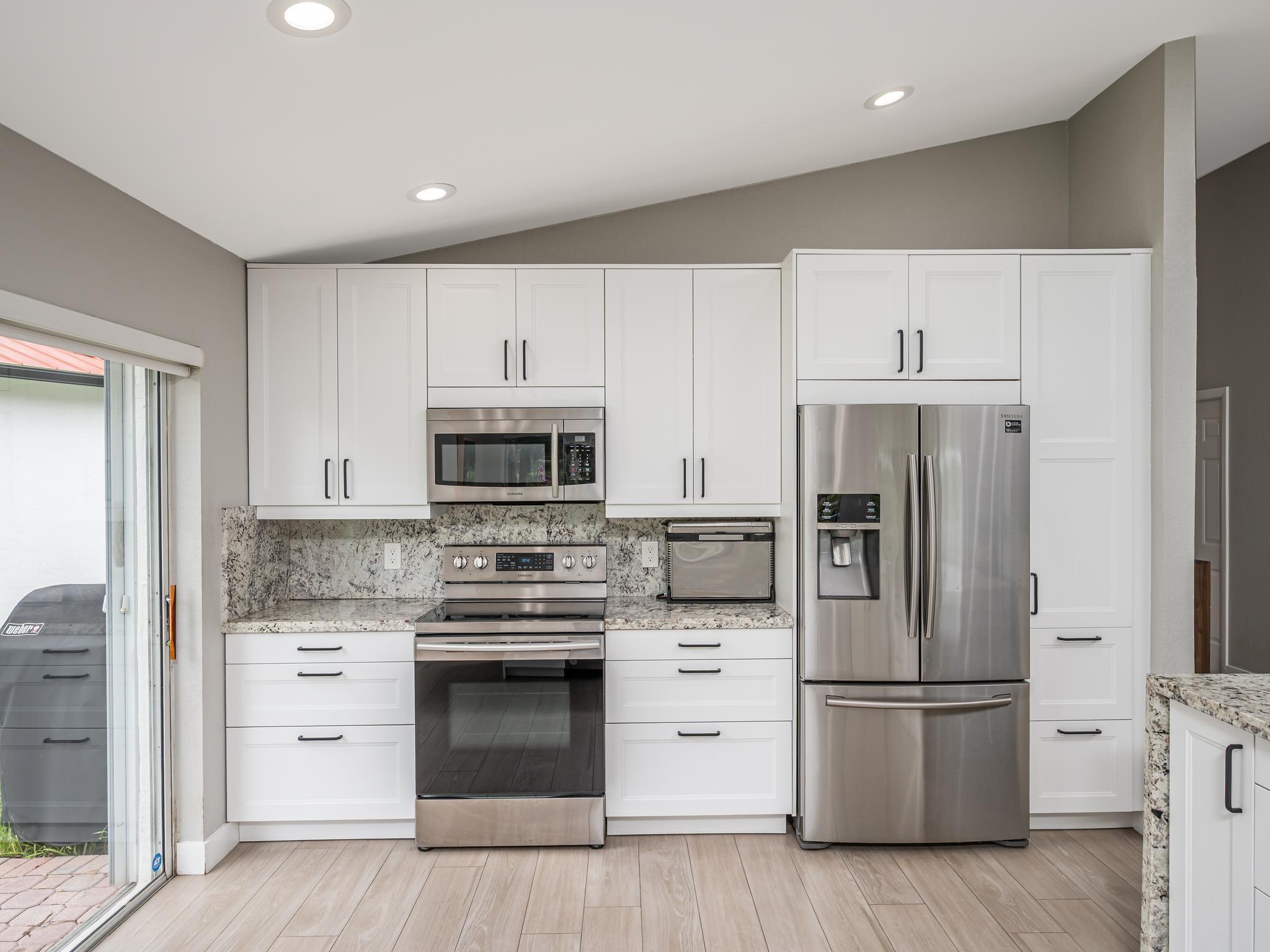 Hollywood Lakes Country C - Residential