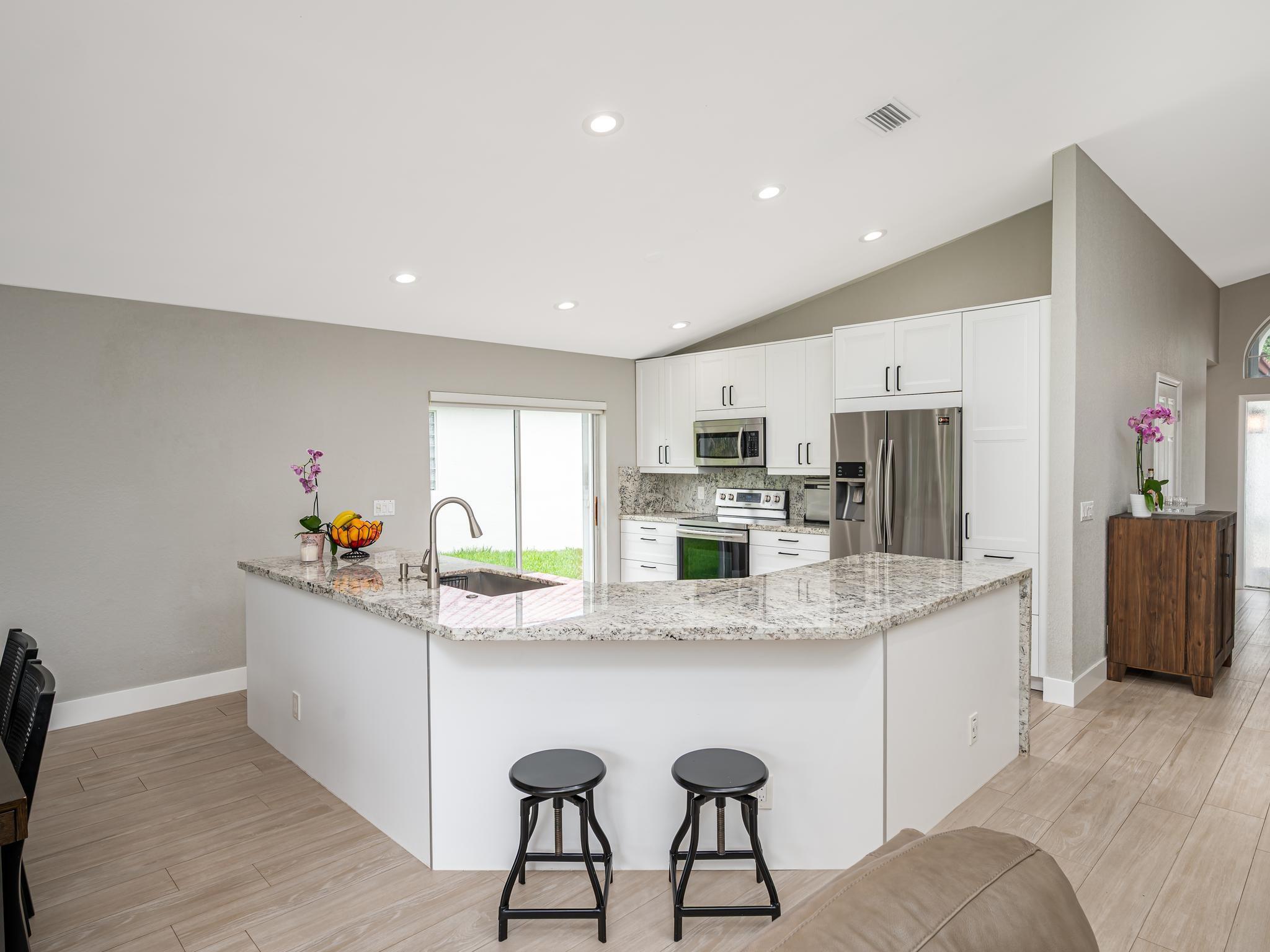 Hollywood Lakes Country C - Residential