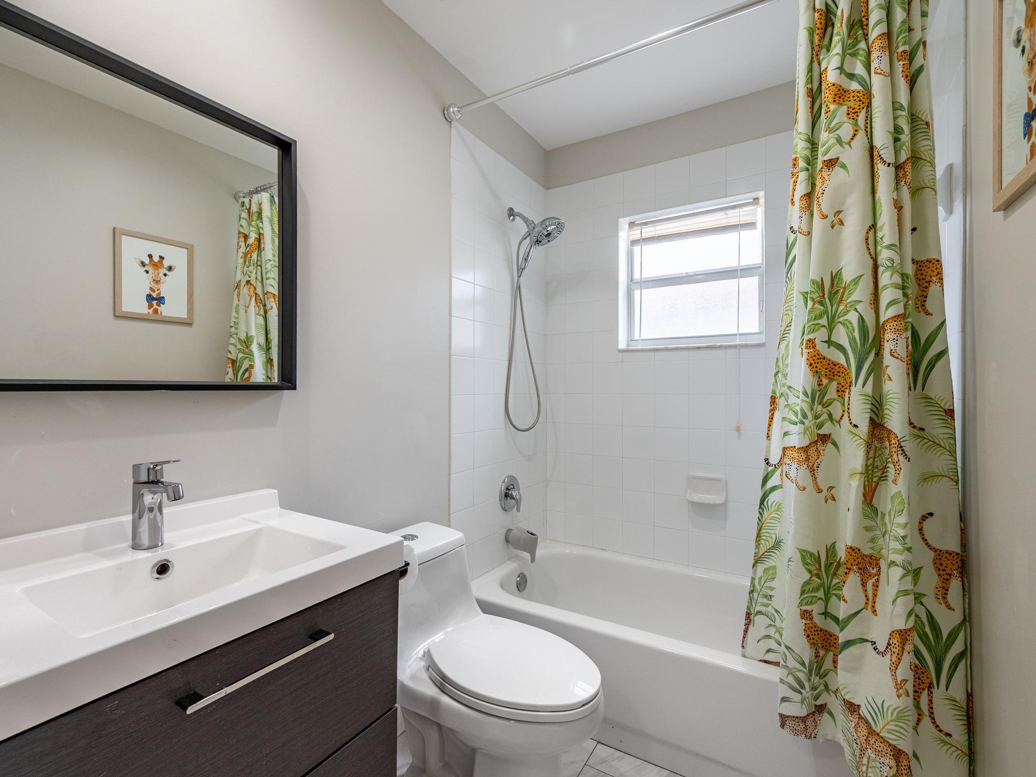 Hollywood Lakes Country C - Residential