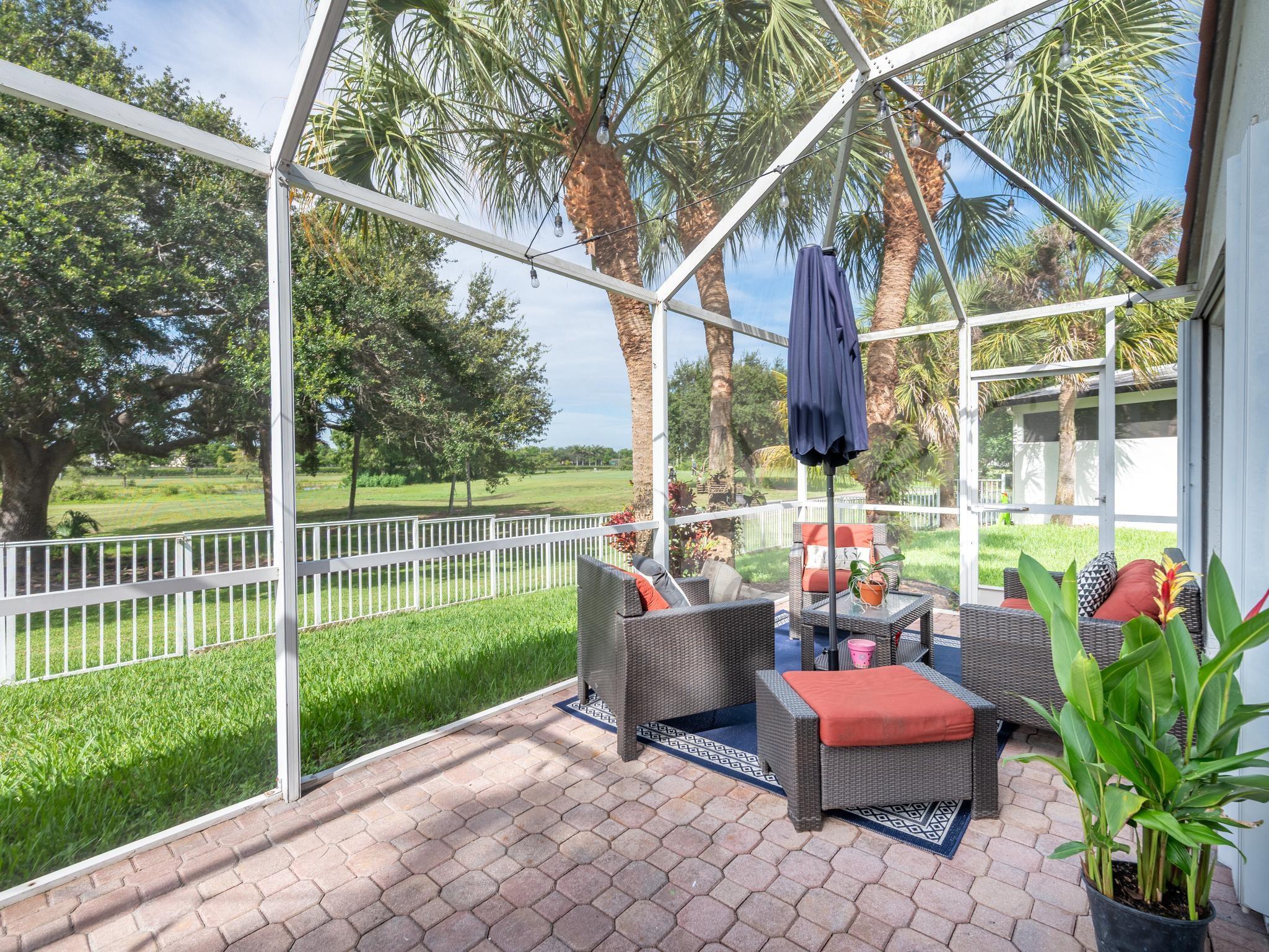 Hollywood Lakes Country C - Residential