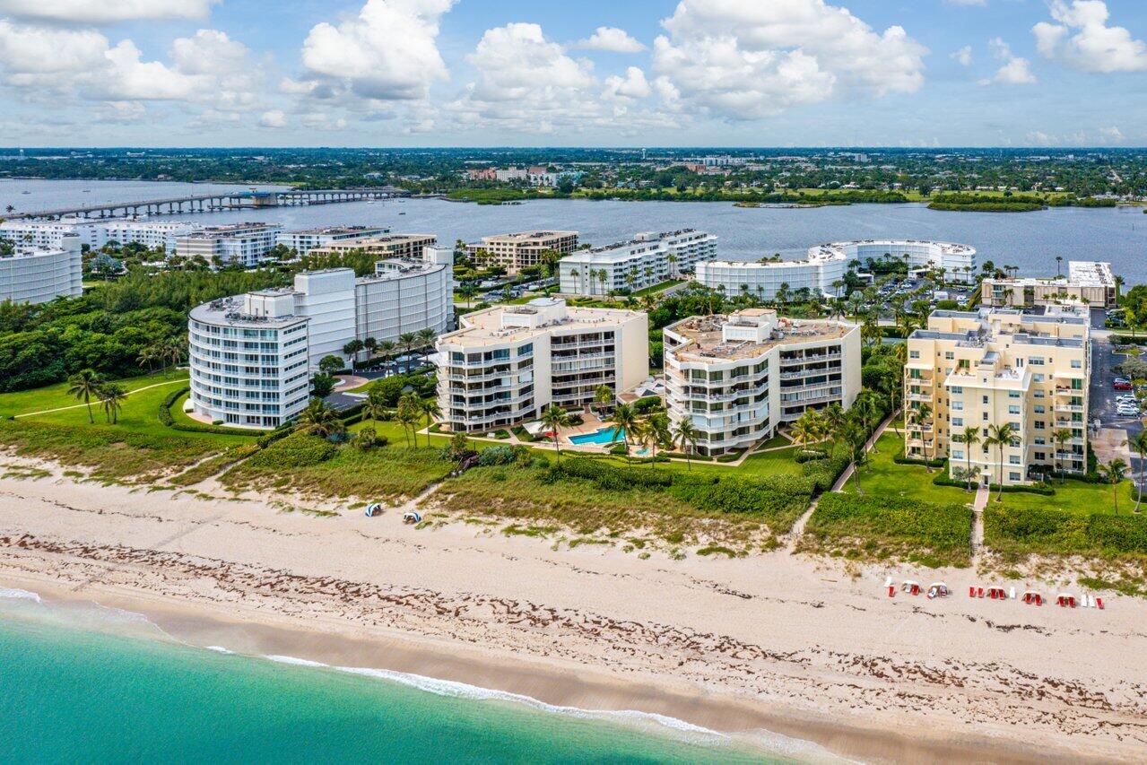 TWENTY SEVEN SEVENTY SOUTH OCEAN BOULEVARD COND DE - Residential