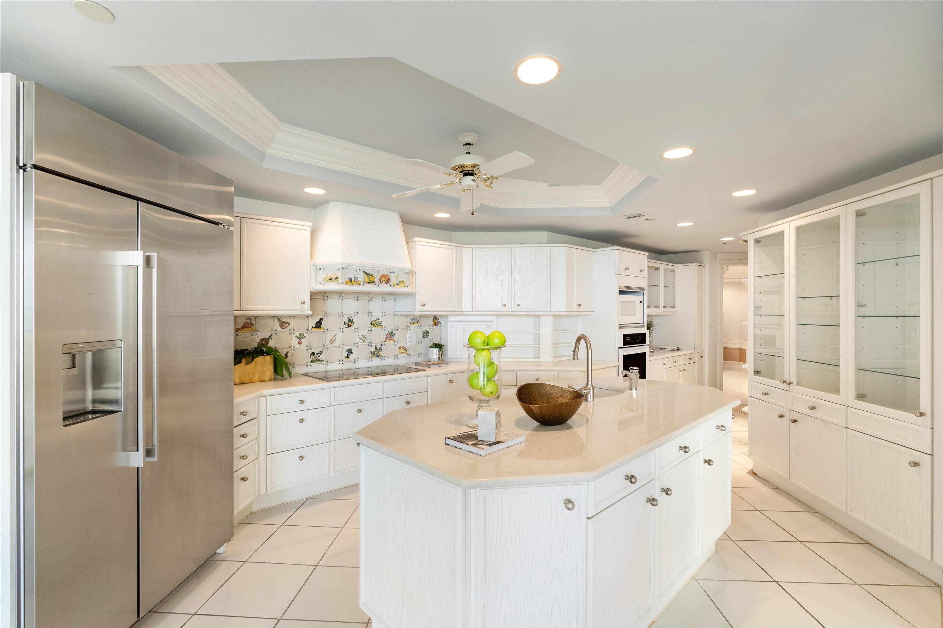 TWENTY SEVEN SEVENTY SOUTH OCEAN BOULEVARD COND DE - Residential