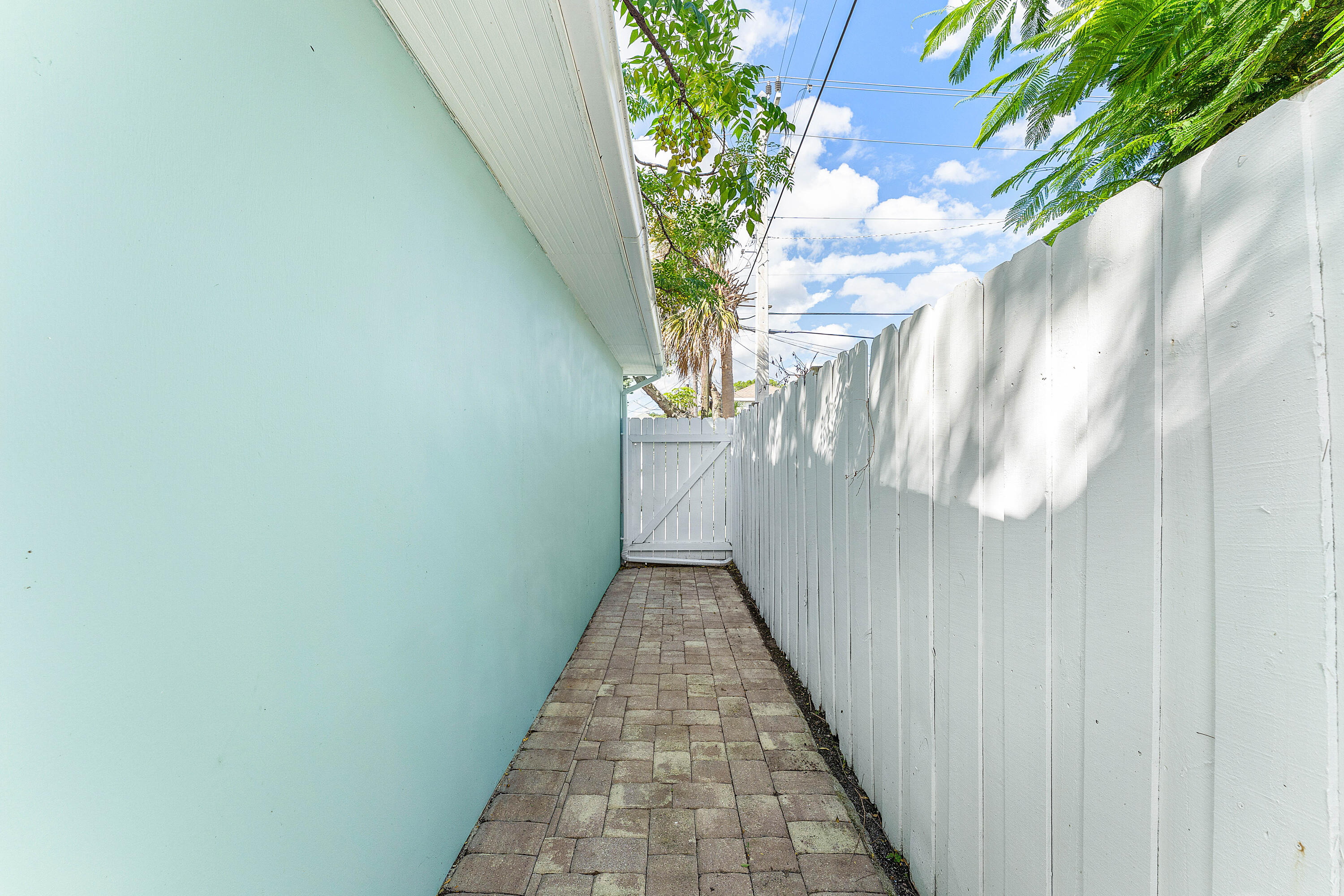 NORTH PALM BCH 1 - Residential