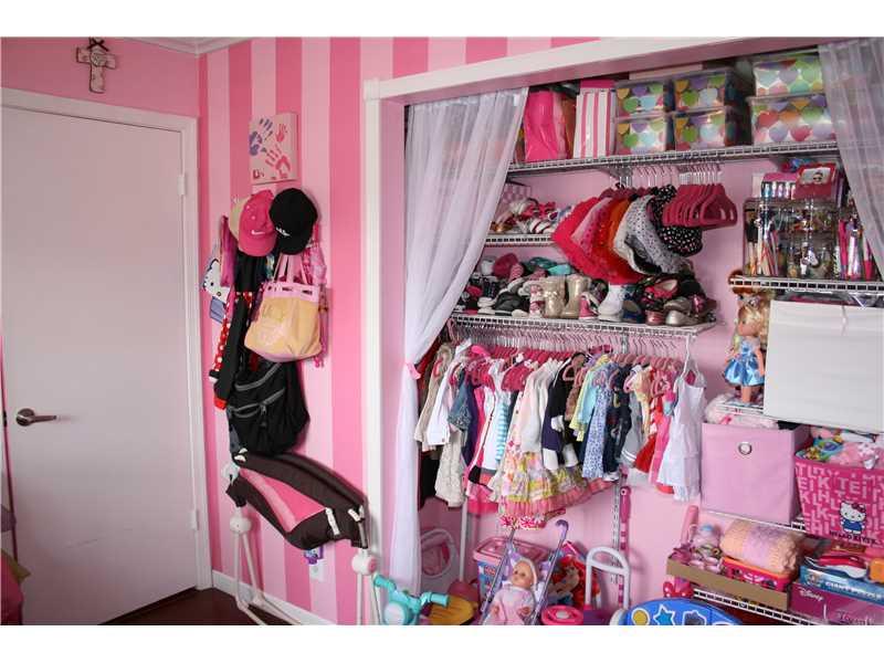 LAKEWOOD VILLAGE - Residential