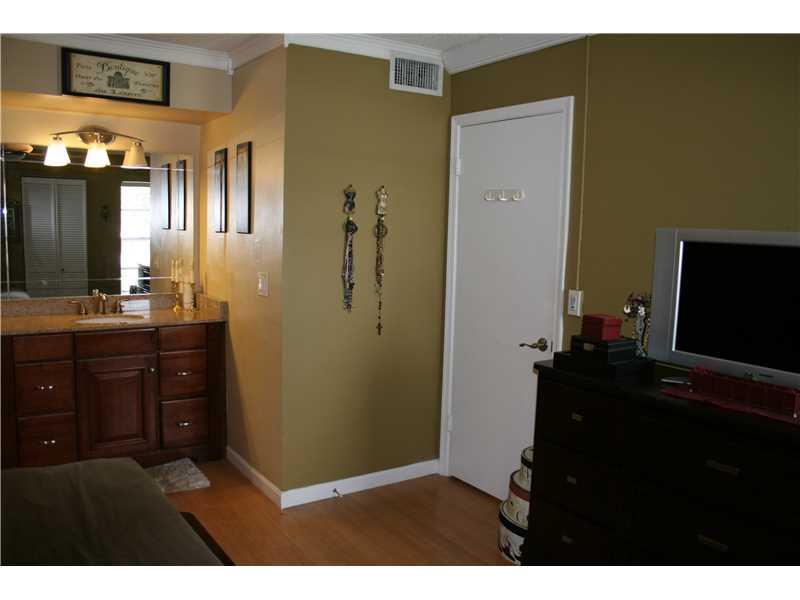 LAKEWOOD VILLAGE - Residential