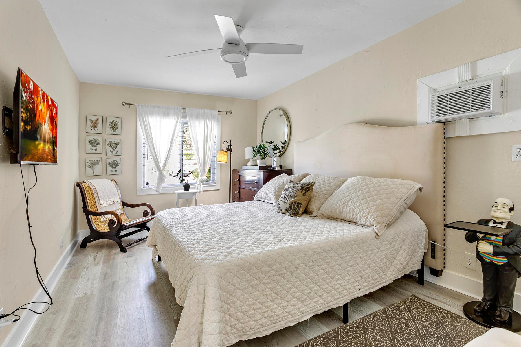 NORTH LAKE WORTH - Residential Lease