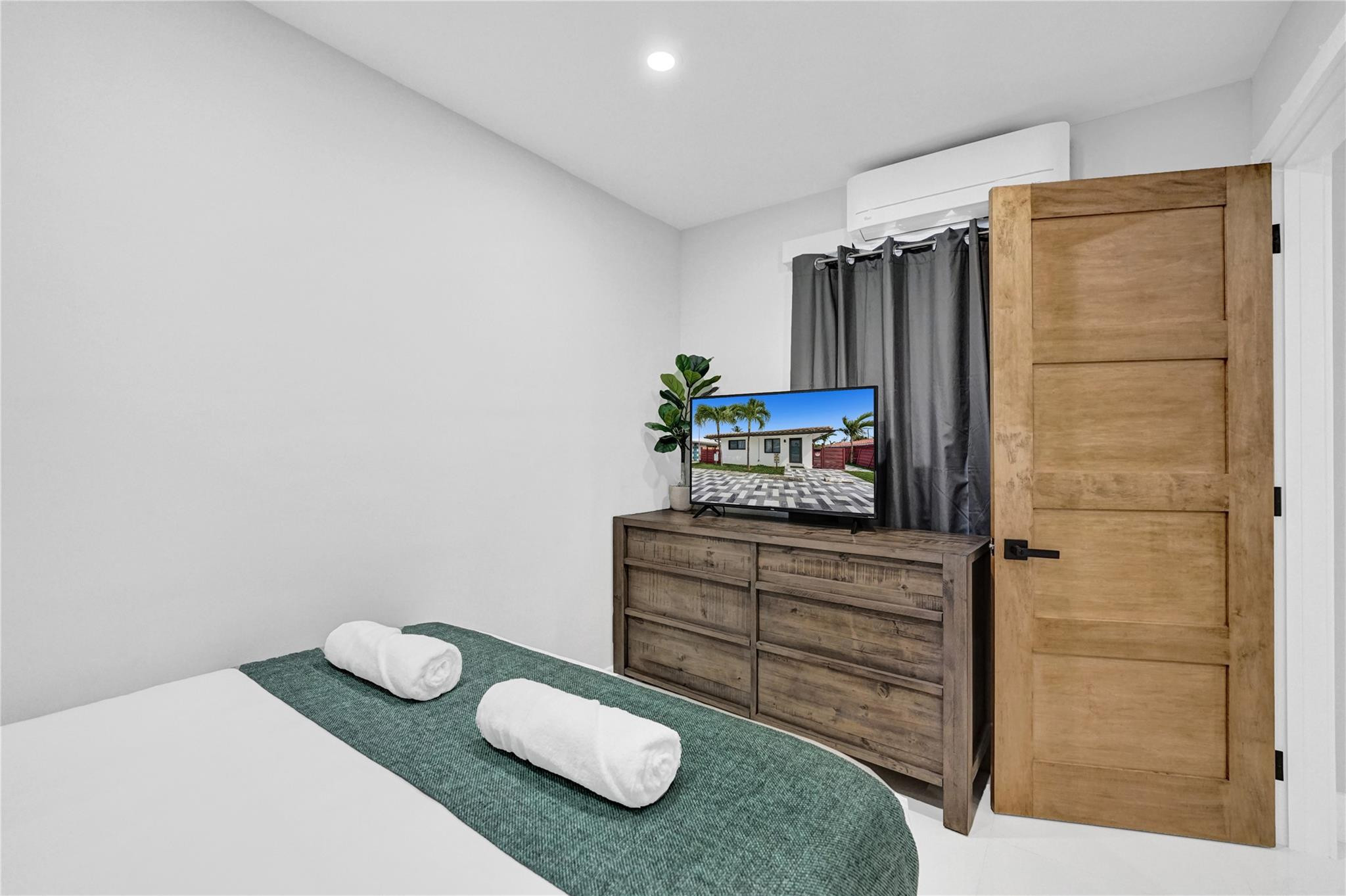 Lauderdale By The Sea 6-2 - Residential Lease