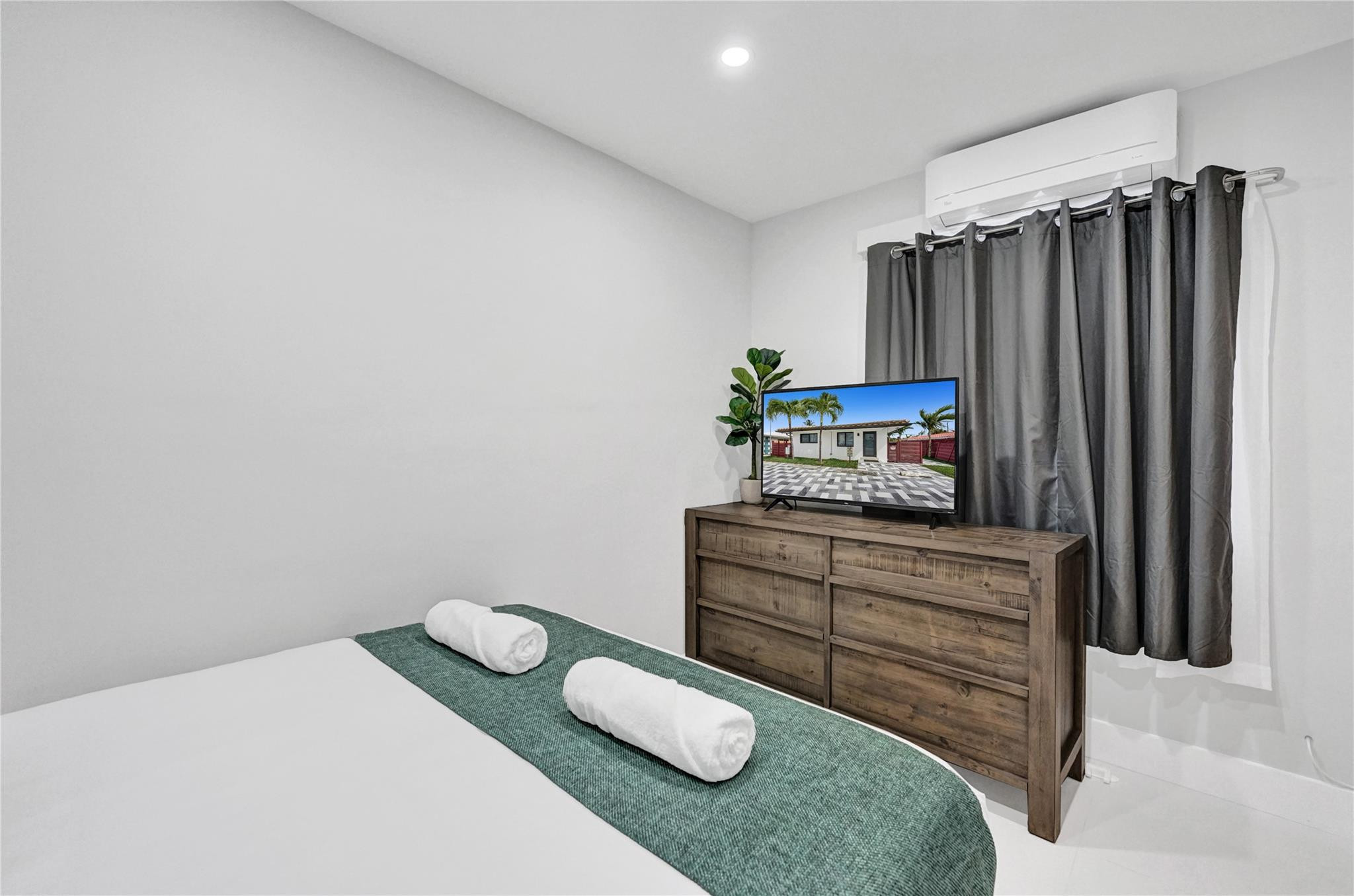 Lauderdale By The Sea 6-2 - Residential Lease