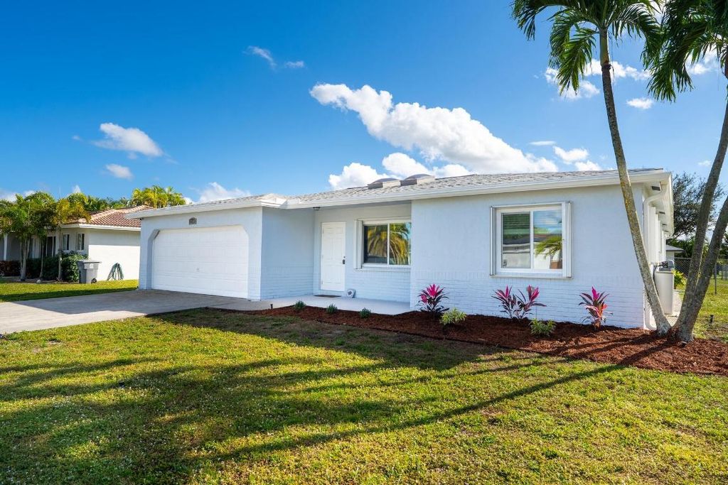 Photo of 11202 Ladino Street, Boca Raton, FL 33428 (MLS # R11153715)
