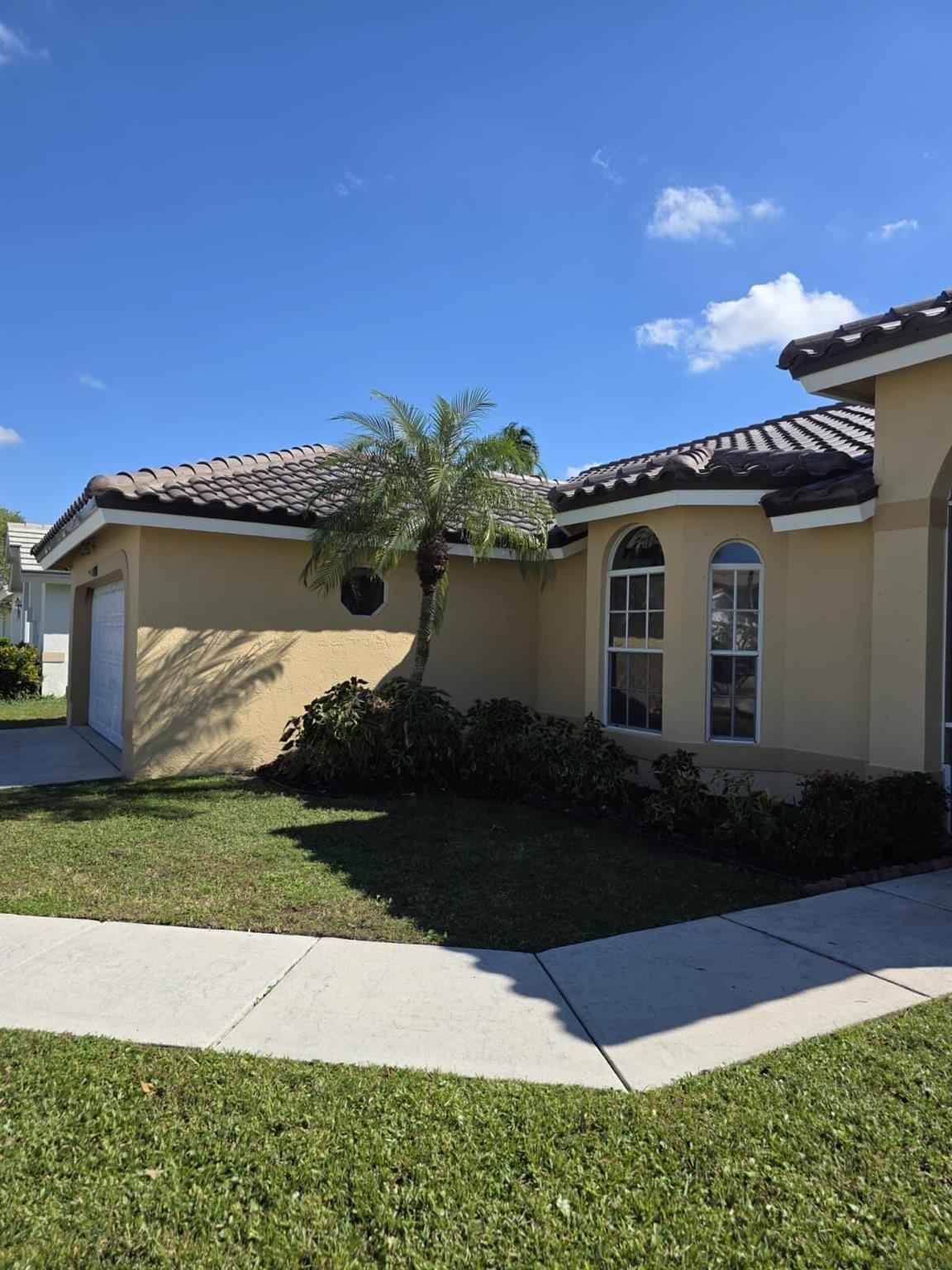 RAINBOW LAKES 2 - Residential Lease