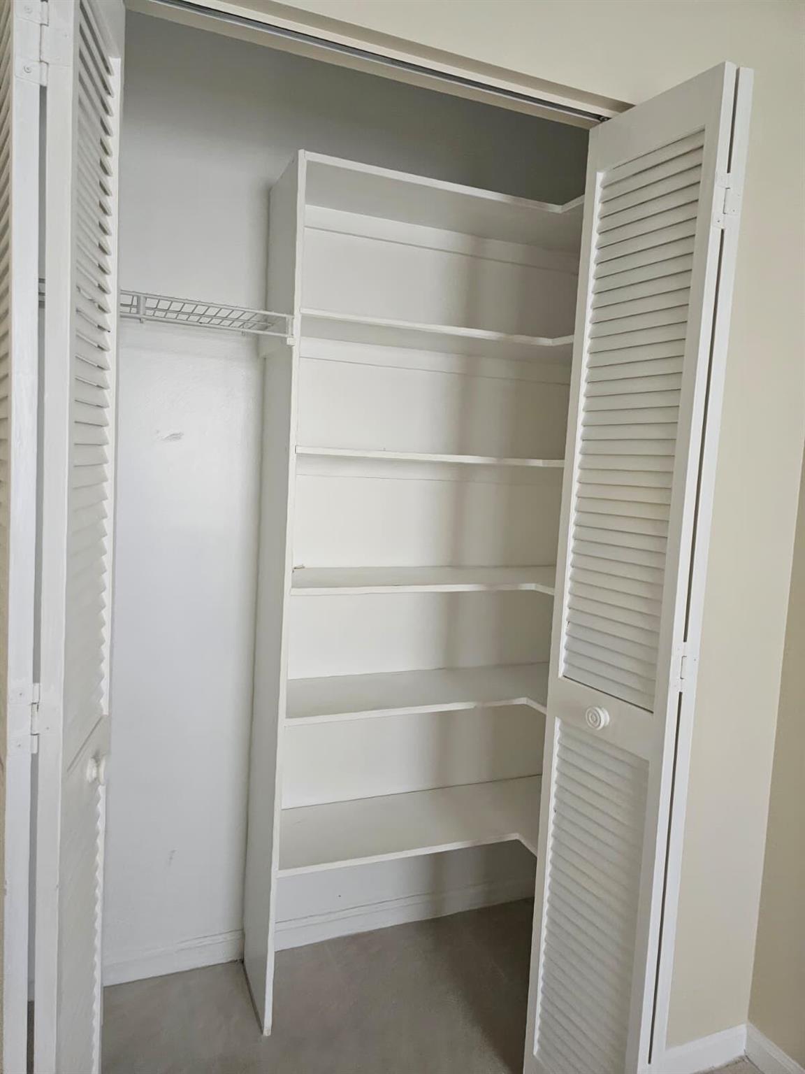 RAINBOW LAKES 2 - Residential Lease