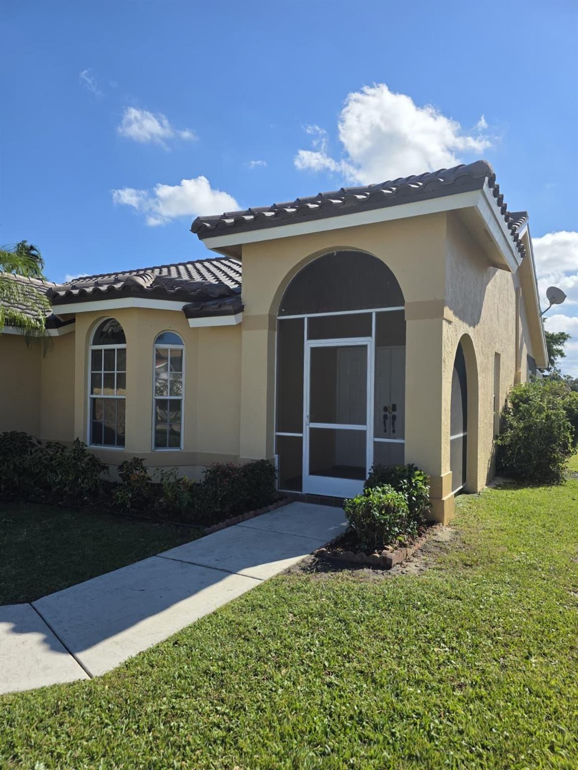 RAINBOW LAKES 2 - Residential Lease