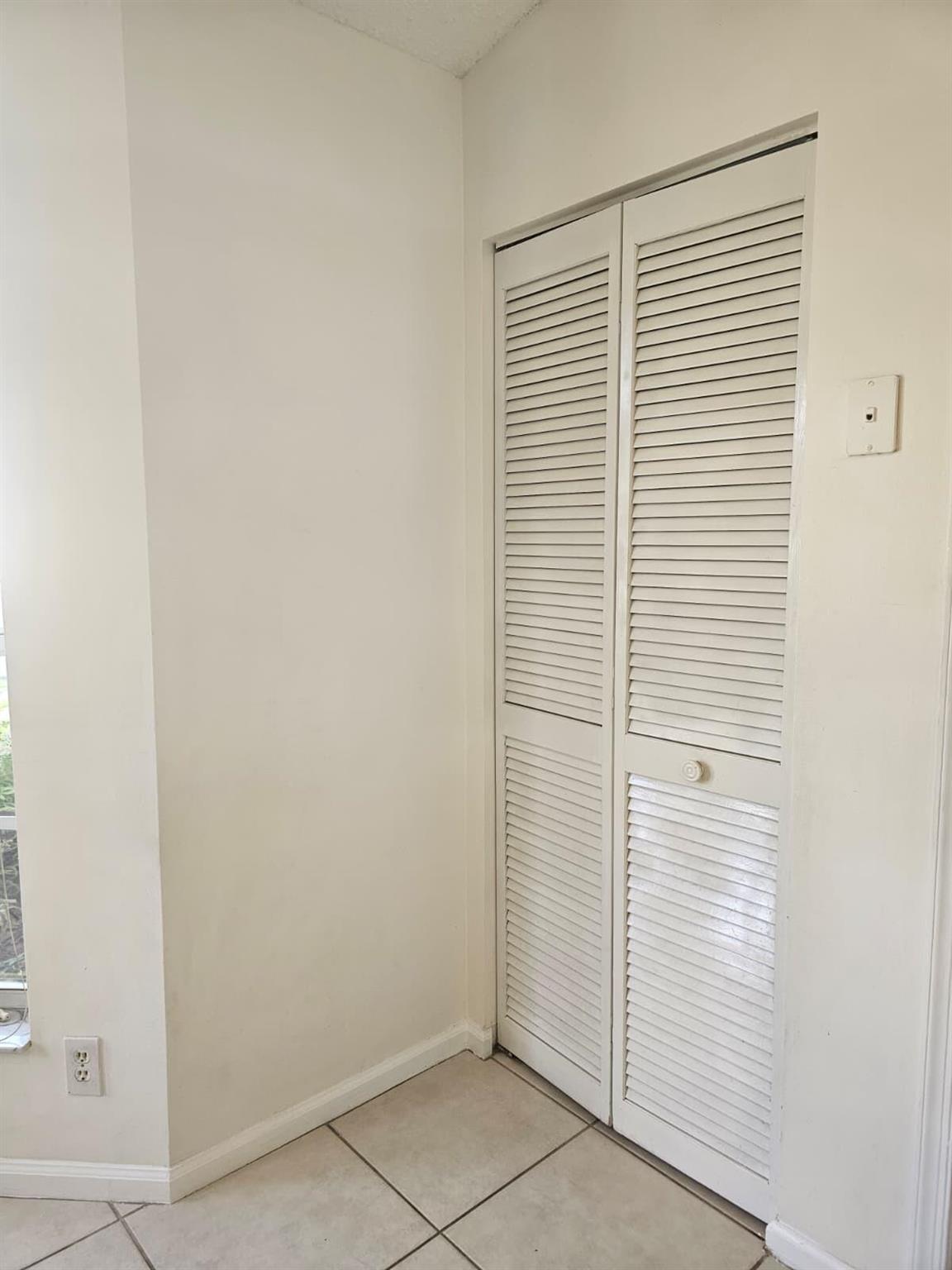 RAINBOW LAKES 2 - Residential Lease