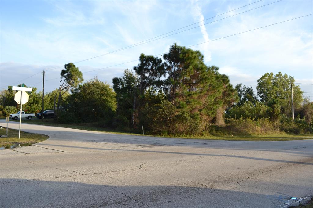 PORT ST LUCIE SECTION 15 - Land