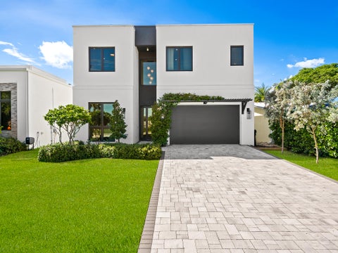 Tiny photo for 1317 NE 17th Avenue, Fort Lauderdale, FL 33304 (MLS # B26089046)