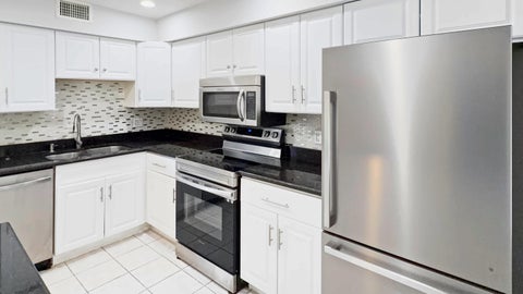 Tiny photo for 901 Sandtree Drive, Palm Beach Gardens, FL 33403 (MLS # B26089813)