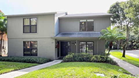 Photo of 901 Sandtree Drive, Palm Beach Gardens, FL 33403 (MLS # B26089813)