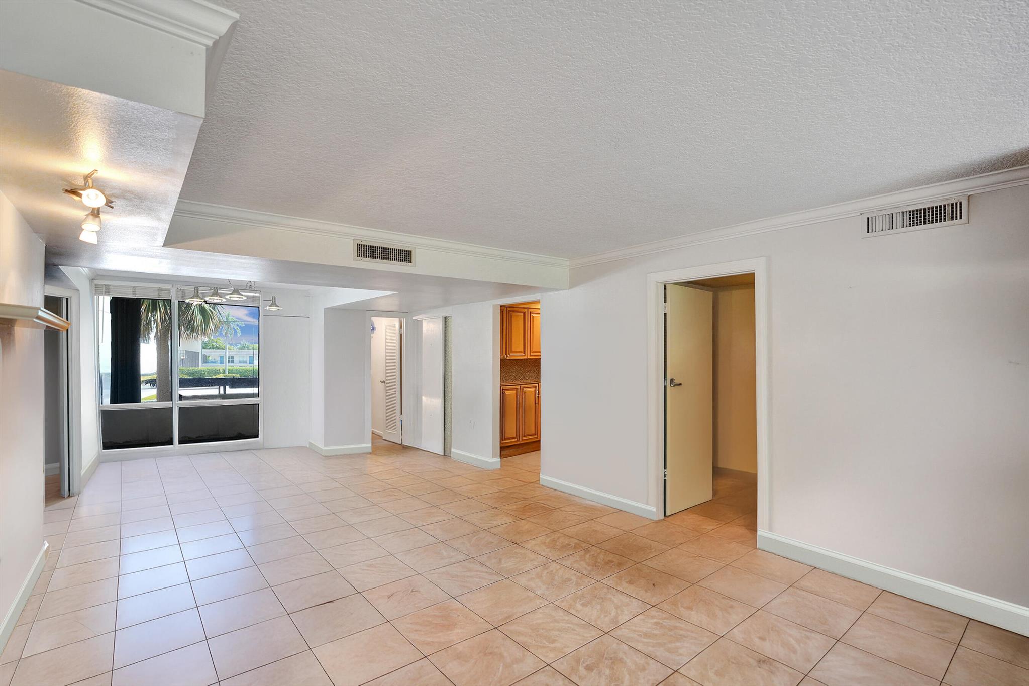 POINTE CONDO - Residential Lease