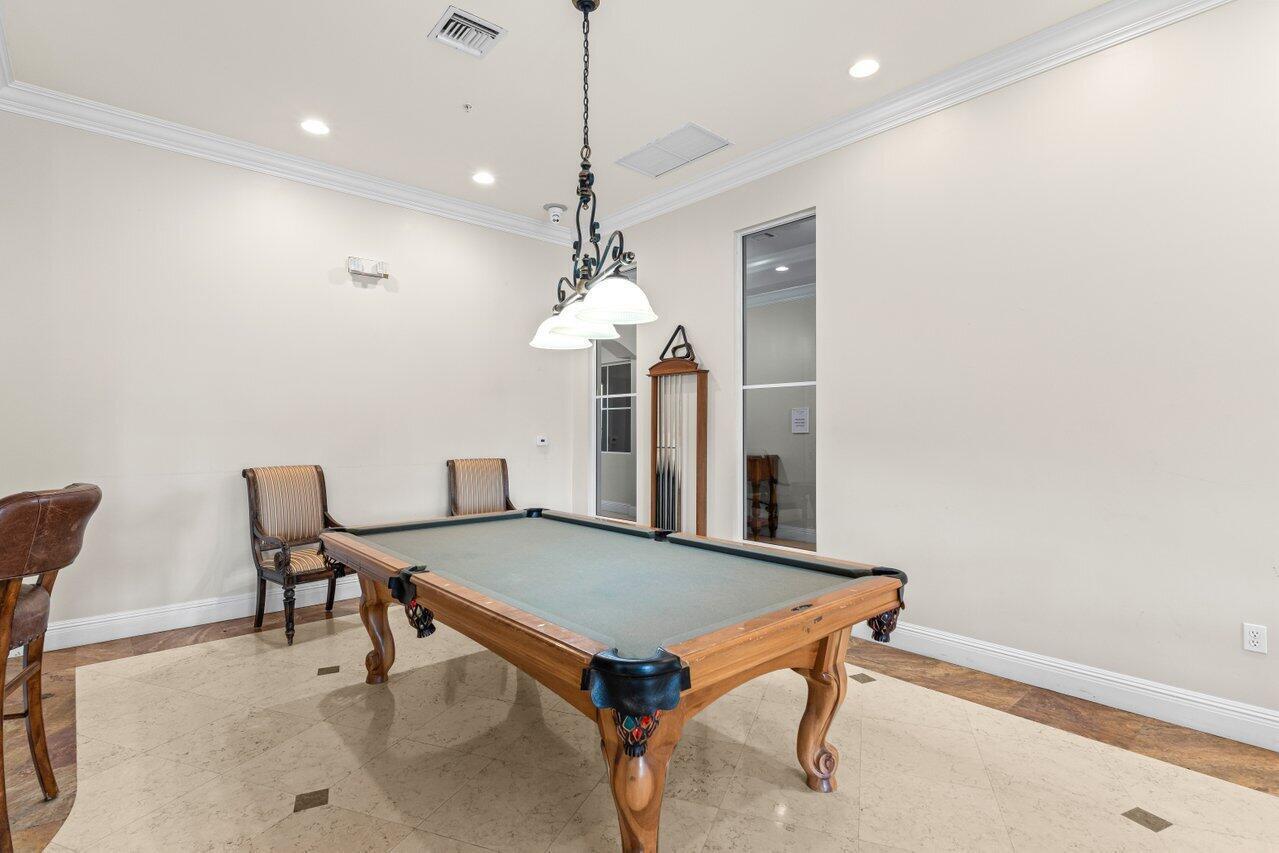 VIZCAYA LAKES CONDO - Residential