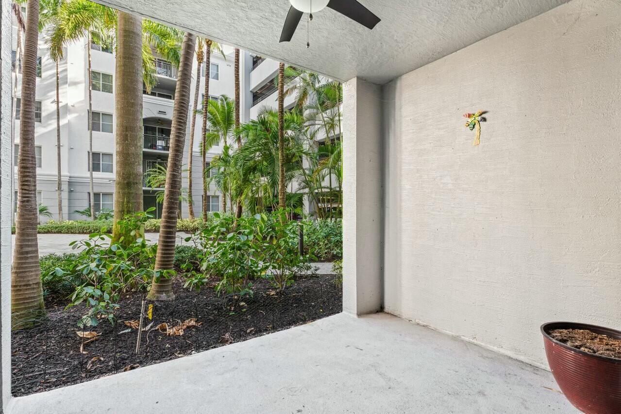 VIZCAYA LAKES CONDO - Residential