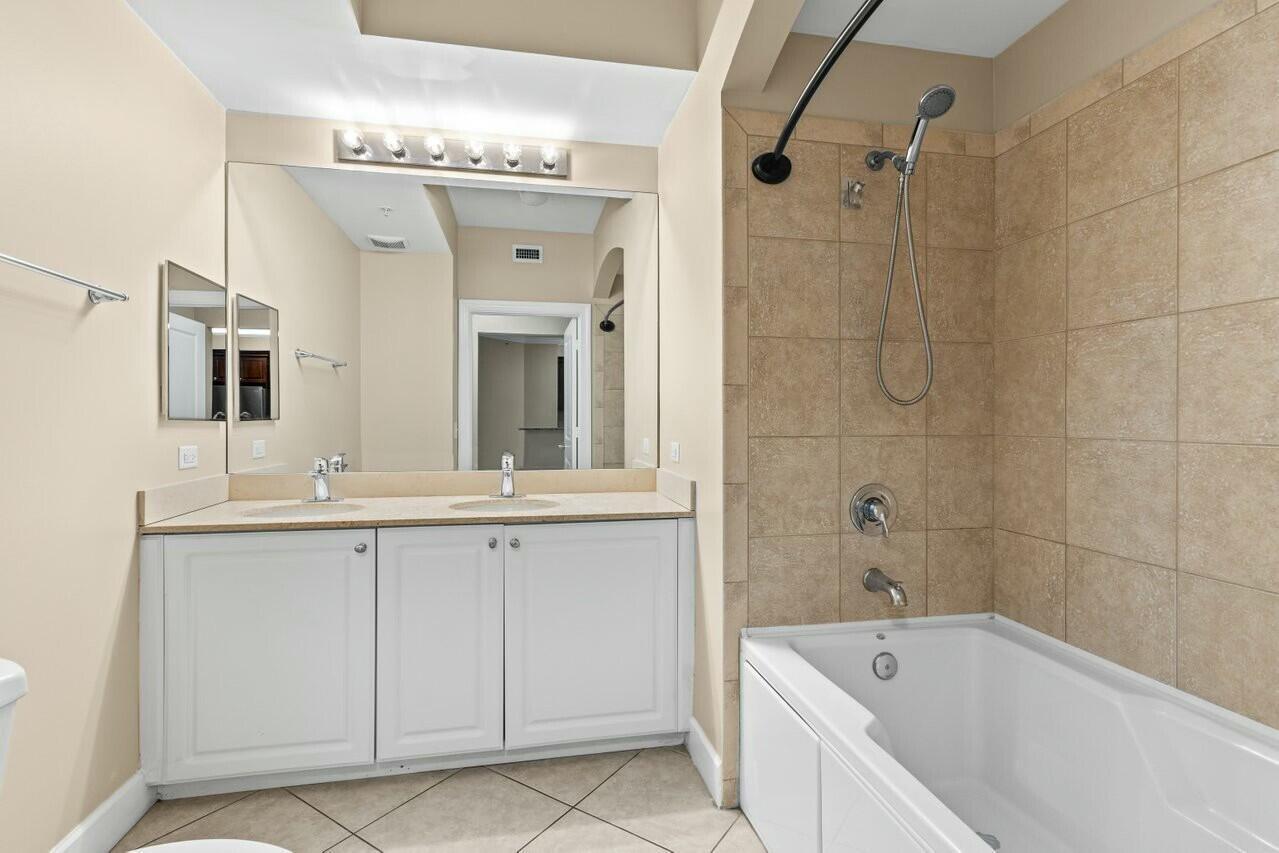 VIZCAYA LAKES CONDO - Residential