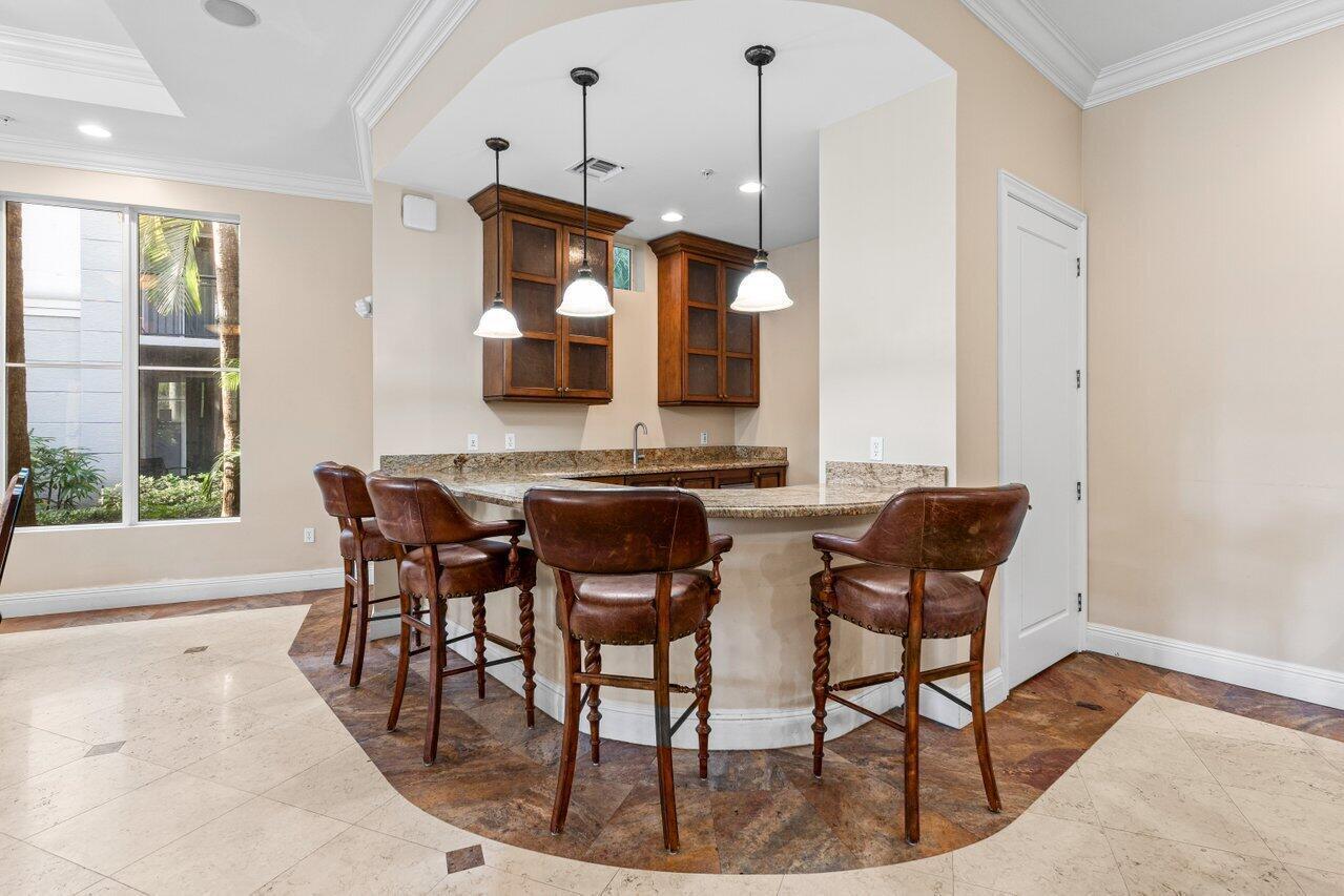 VIZCAYA LAKES CONDO - Residential