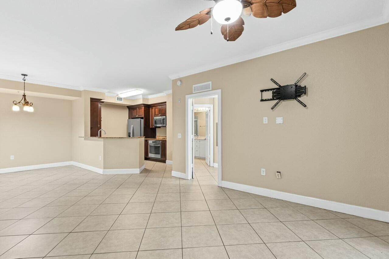 VIZCAYA LAKES CONDO - Residential