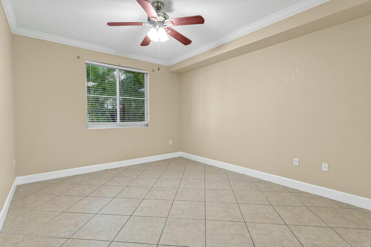 VIZCAYA LAKES CONDO - Residential