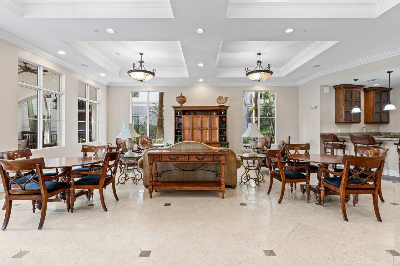 VIZCAYA LAKES CONDO - Residential