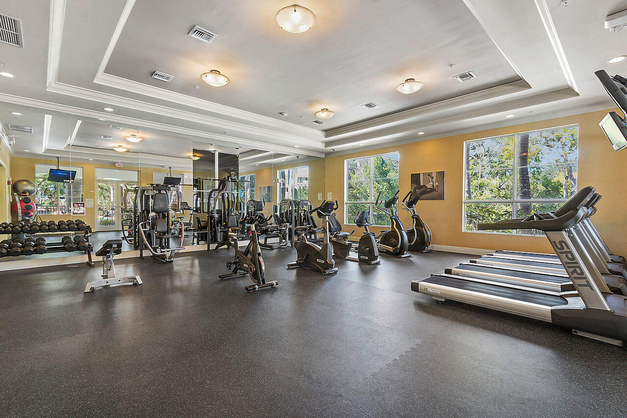 VIZCAYA LAKES CONDO - Residential