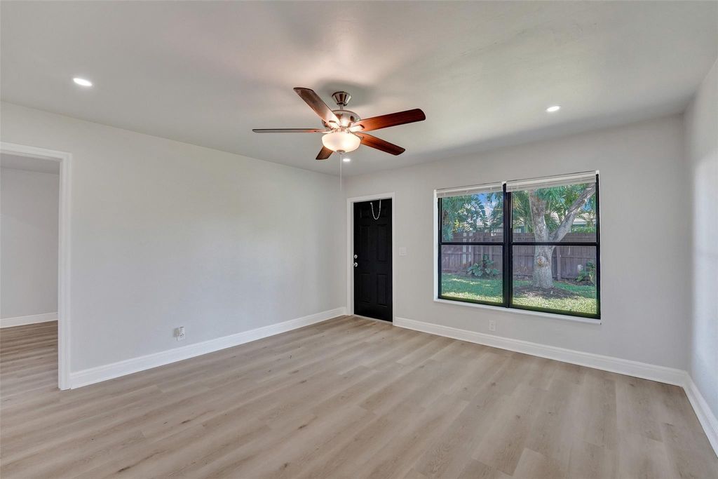 Photo of 901 NE 40th Street #3, Oakland Park, FL 33334 (MLS # F10486468)