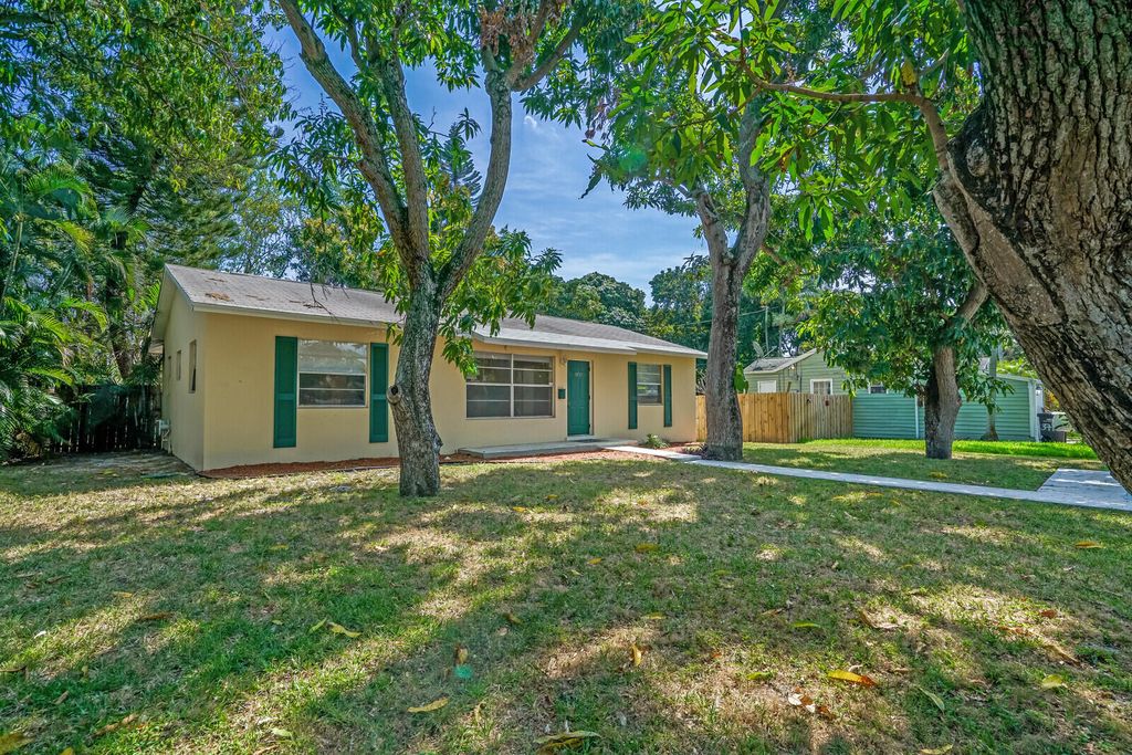 Photo of 3800 Calvin Avenue, West Palm Beach, FL 33407 (MLS # B26014765)