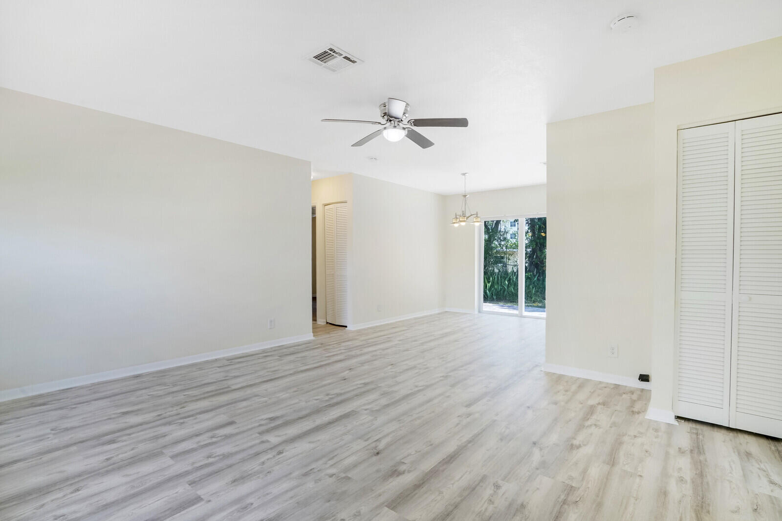 GALE LAKE WORTH 1 REAMNDED - Residential Lease