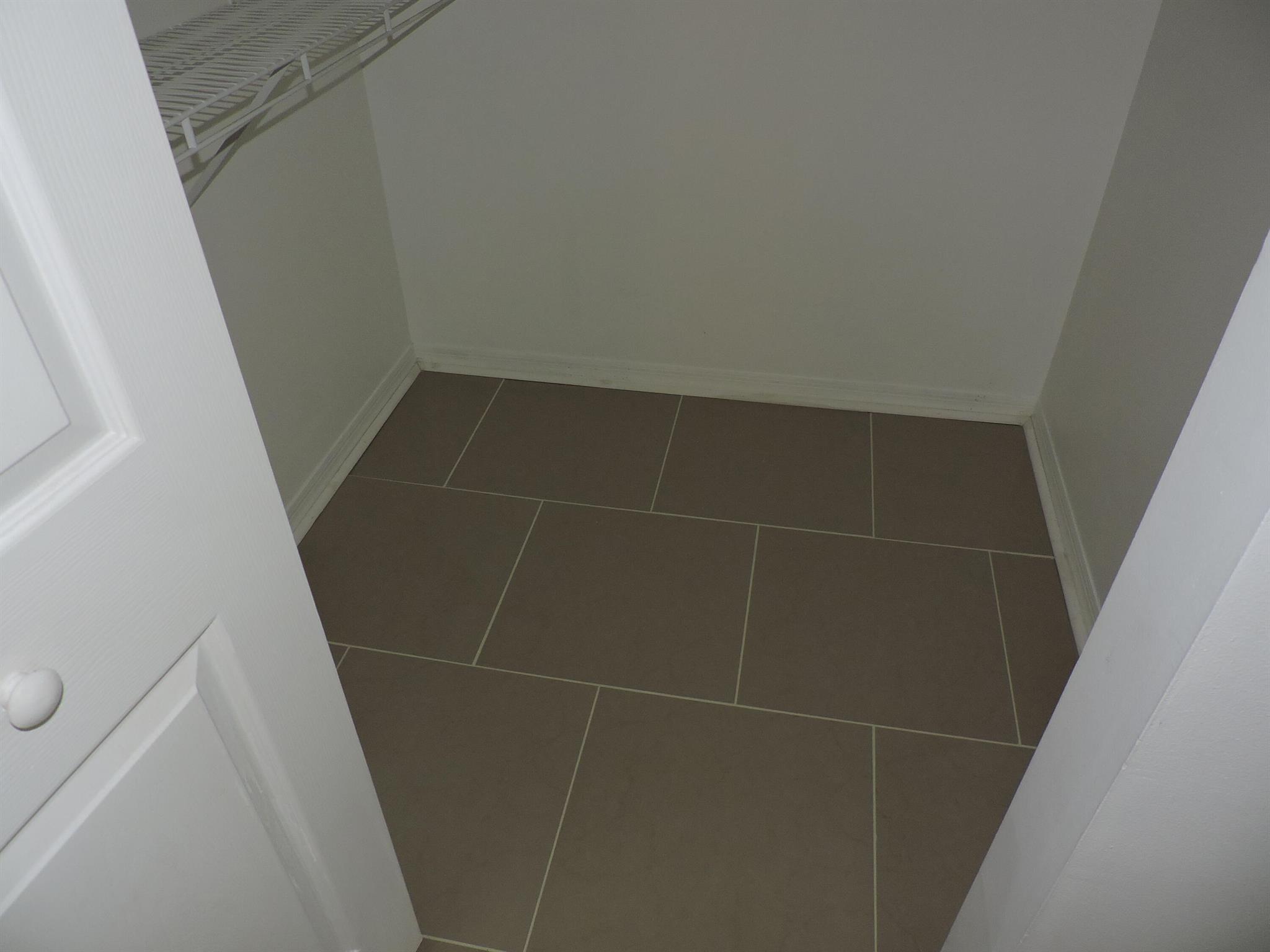 RESIDENCES AT MIDTOWN CON - Residential Lease