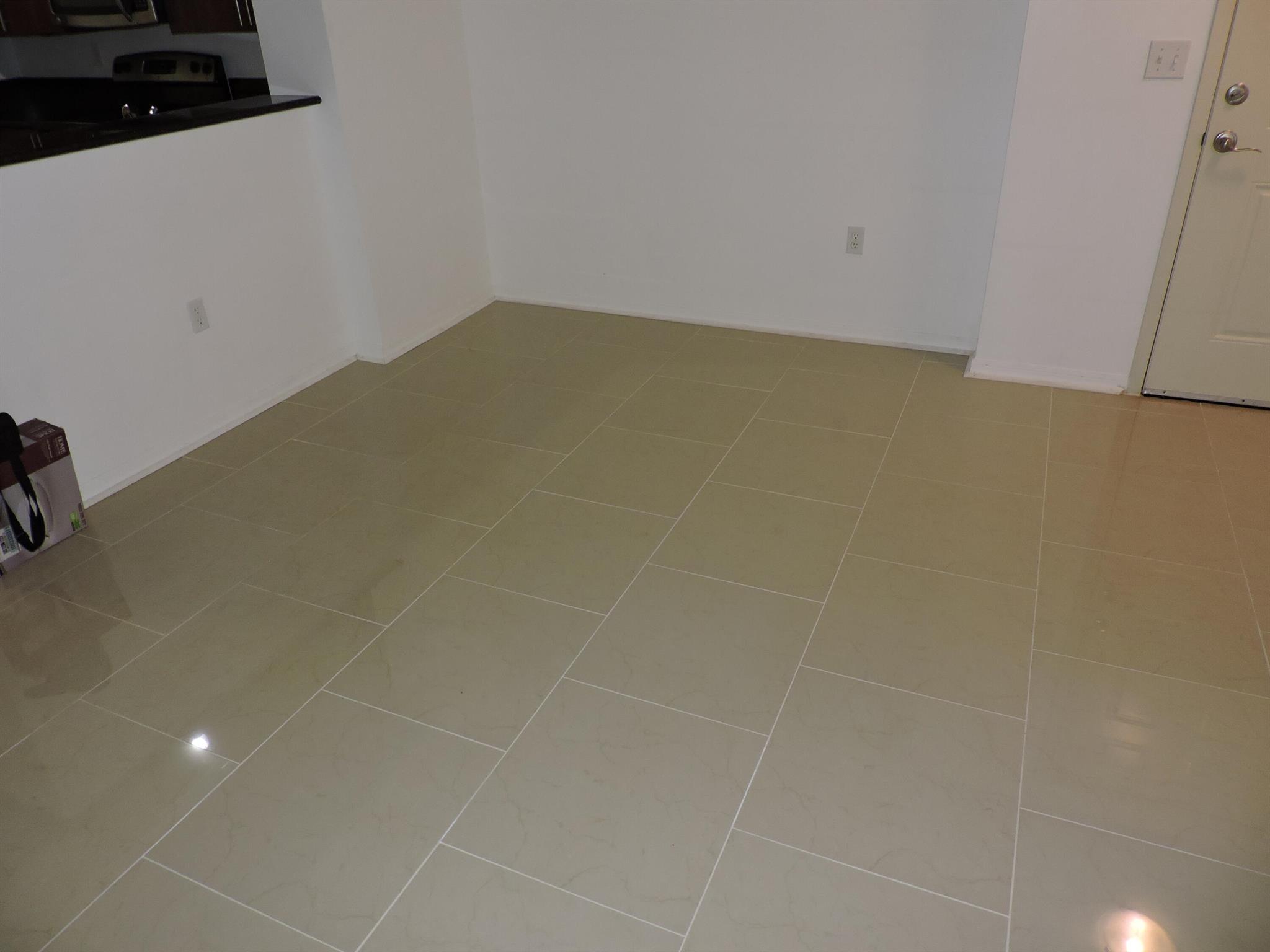 RESIDENCES AT MIDTOWN CON - Residential Lease