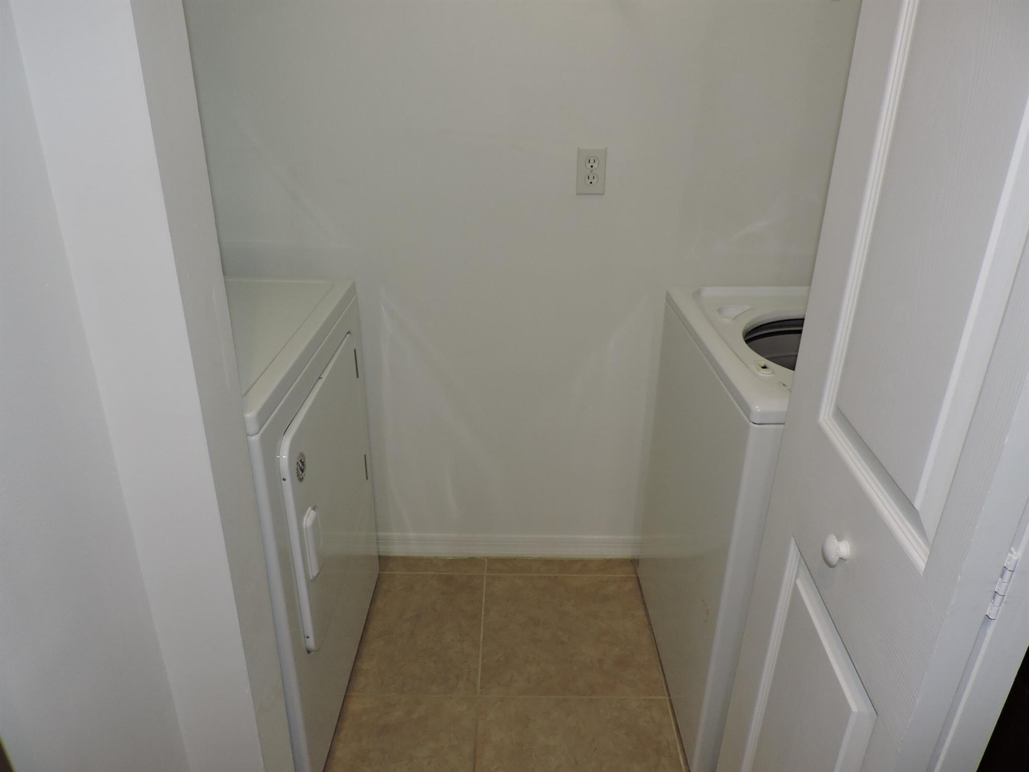 RESIDENCES AT MIDTOWN CON - Residential Lease