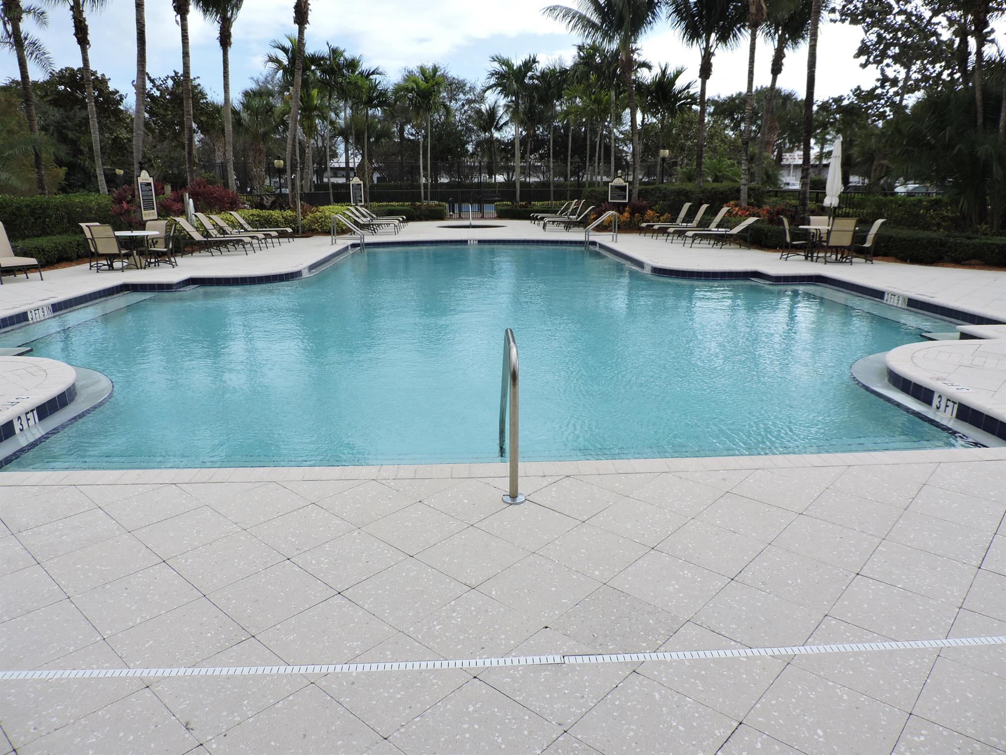 RESIDENCES AT MIDTOWN CON - Residential Lease