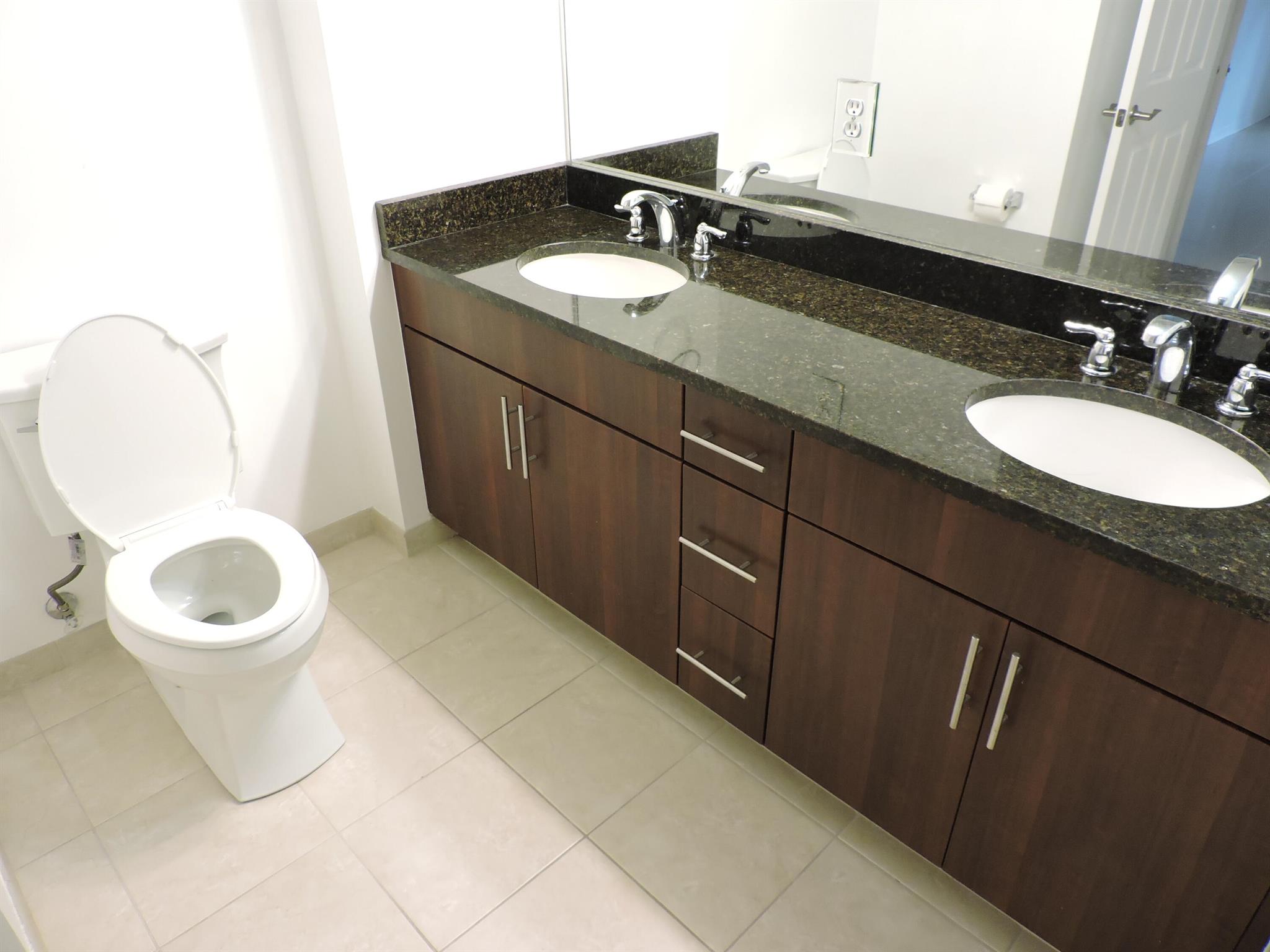 RESIDENCES AT MIDTOWN CON - Residential Lease