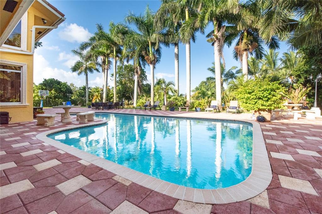 Majestic Groves - Residential