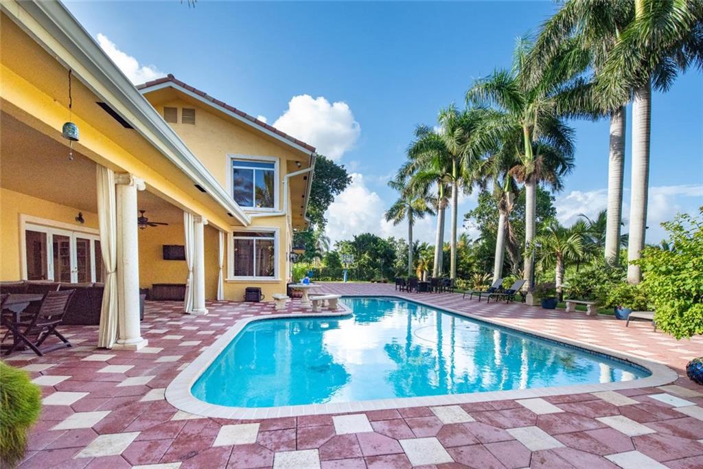 Majestic Groves - Residential