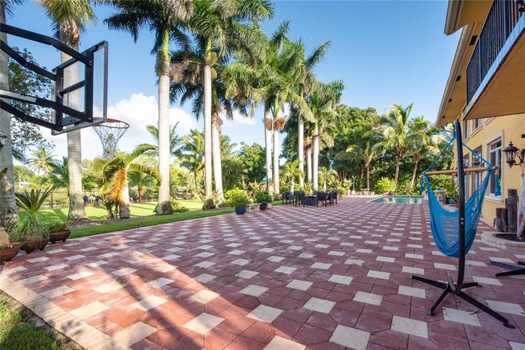 Majestic Groves - Residential