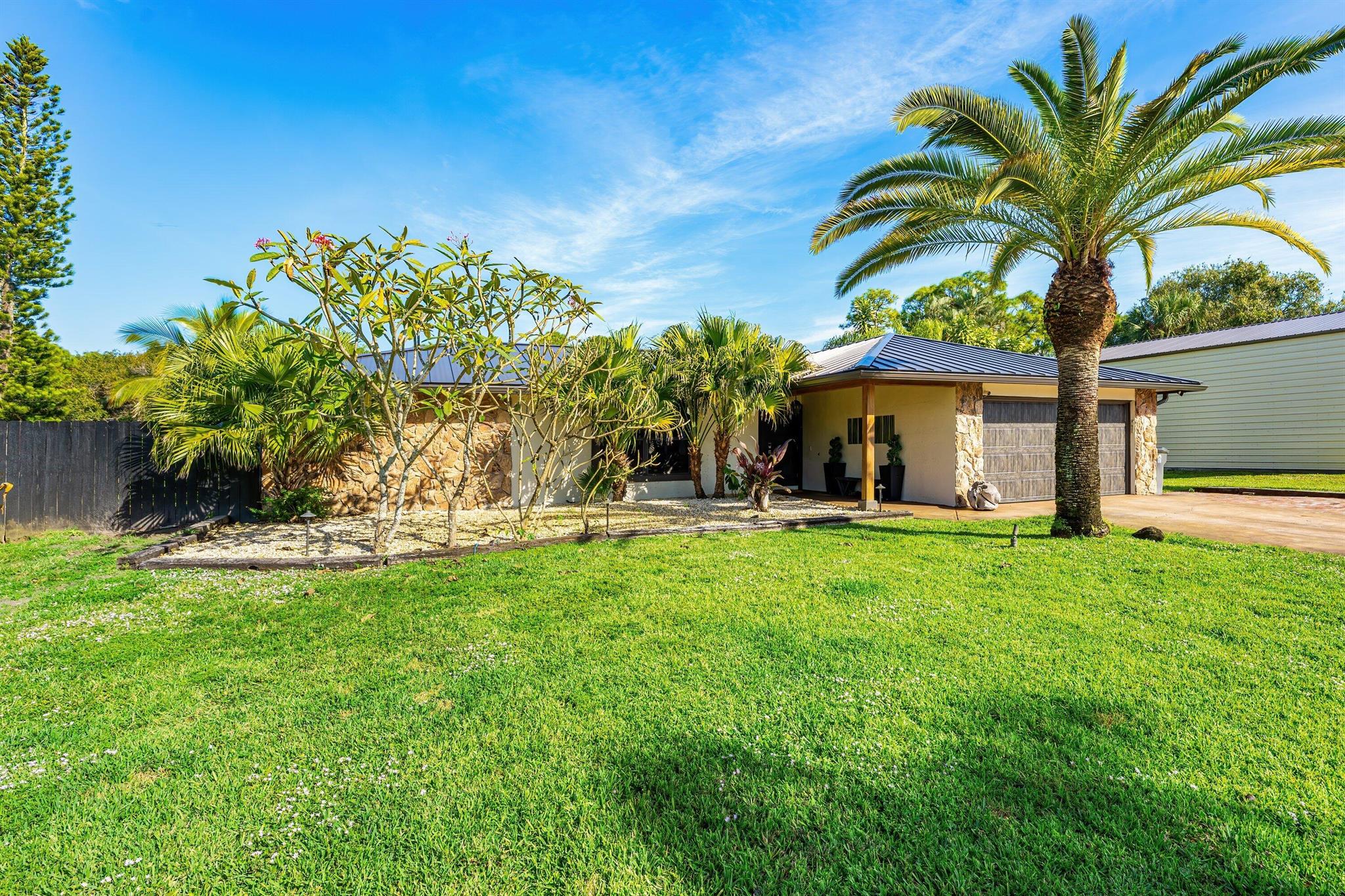 Palm Beach Country Estate - Residential