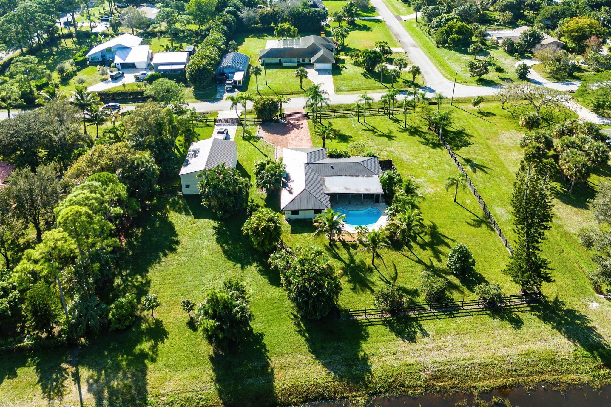 Palm Beach Country Estate - Residential