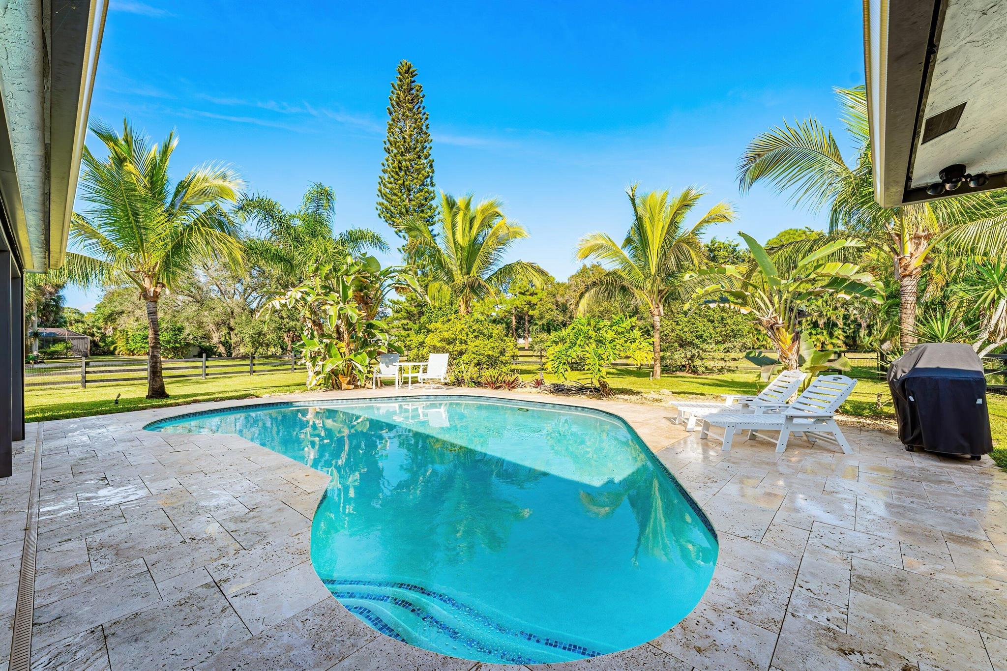 Palm Beach Country Estate - Residential