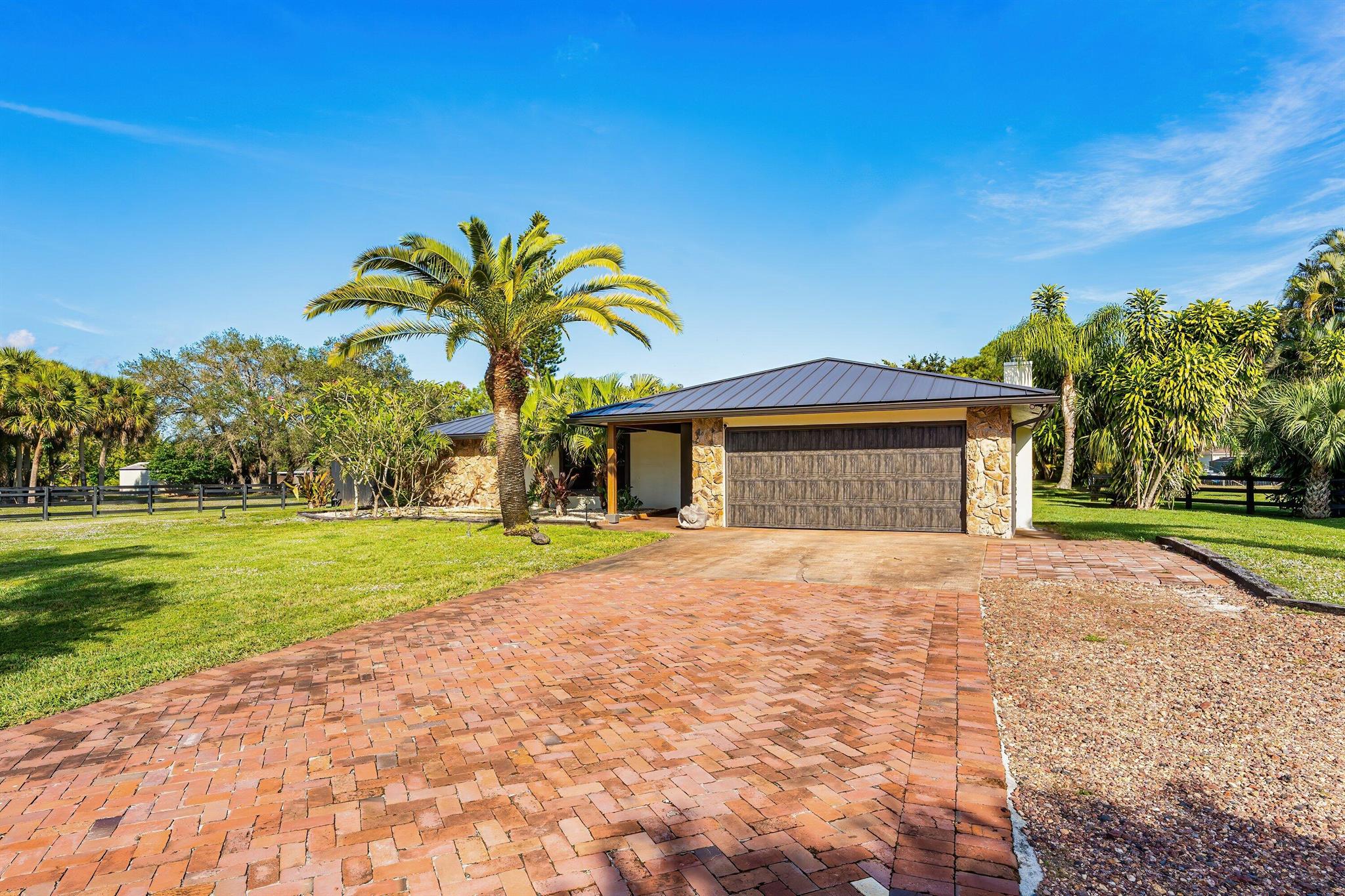 Palm Beach Country Estate - Residential