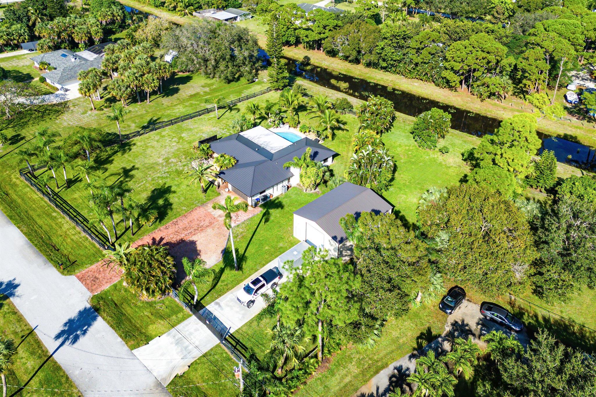 Palm Beach Country Estate - Residential