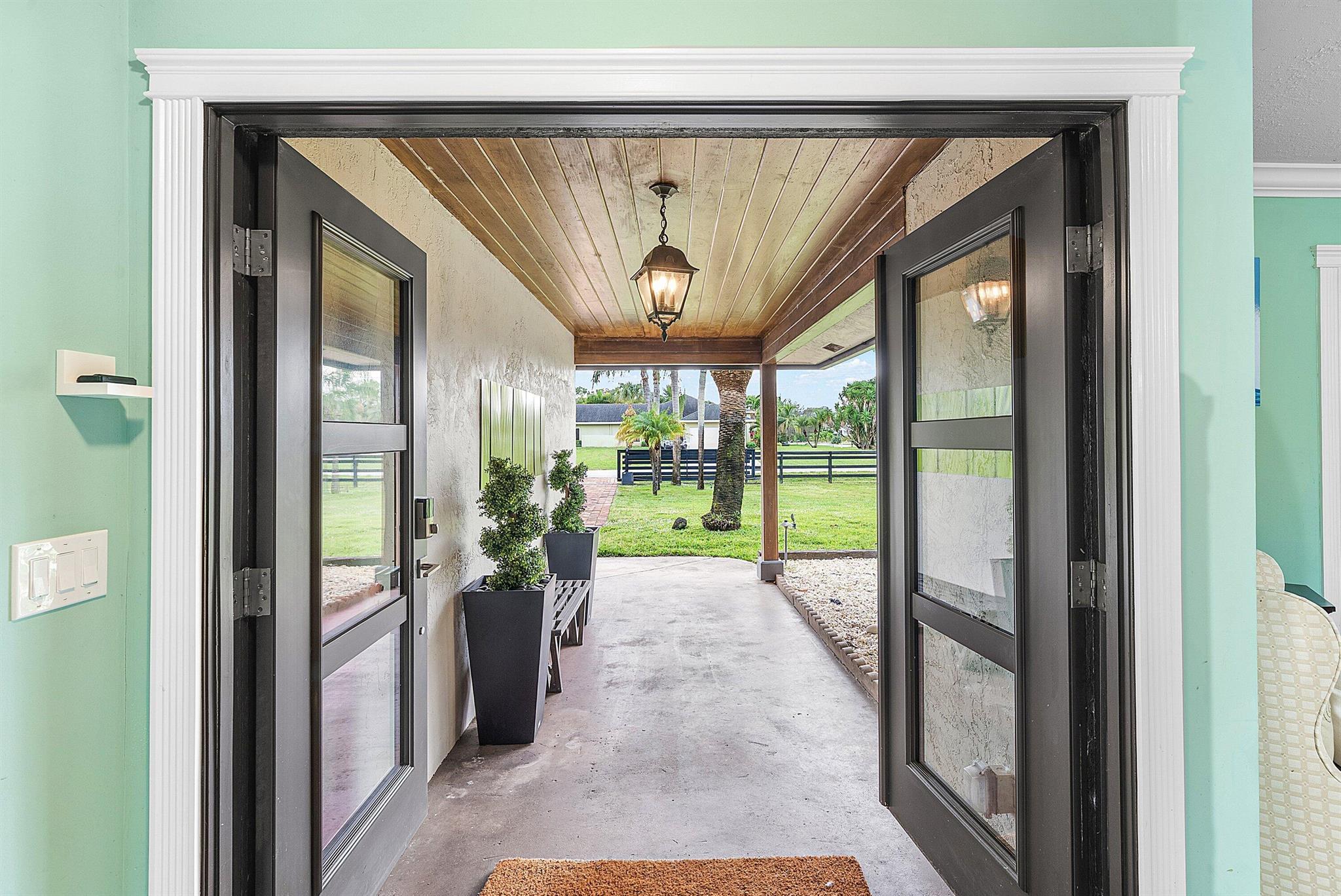 Palm Beach Country Estate - Residential