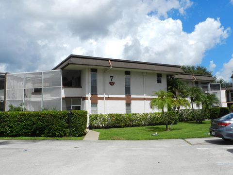 7 Greenway  Village N 103 Royal Palm Beach FL 33411